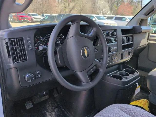2024 Chevrolet Express Cutaway Work Van