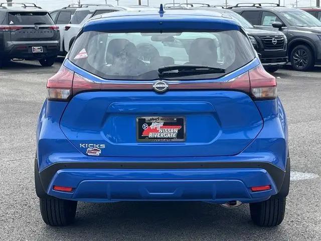 2025 Nissan Kicks S