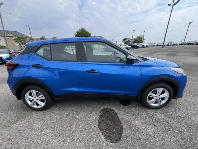 2025 Nissan Kicks S