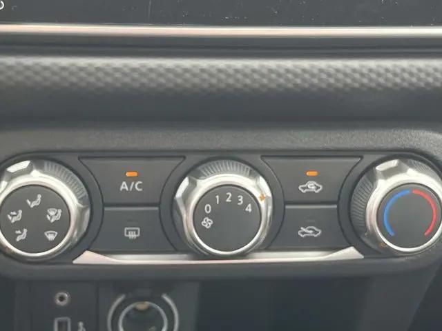 2025 Nissan Kicks S