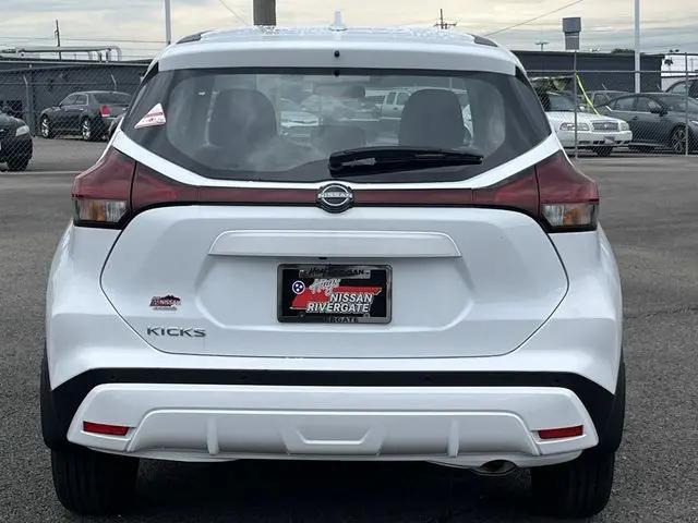 2025 Nissan Kicks S