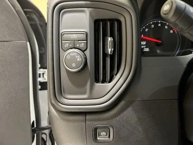 2026 Chevrolet Silverado 1500 2WD Crew Cab Short Bed Custom