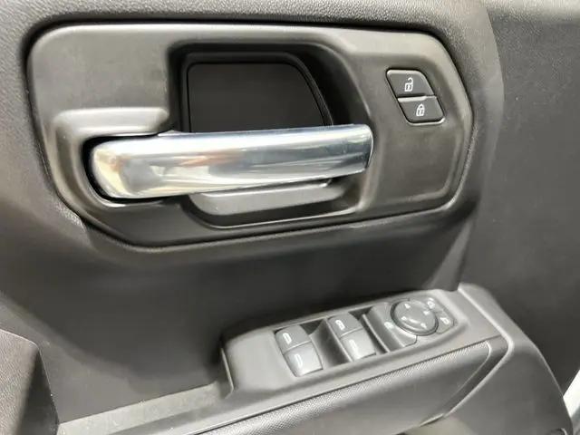 2026 Chevrolet Silverado 1500 2WD Crew Cab Short Bed Custom
