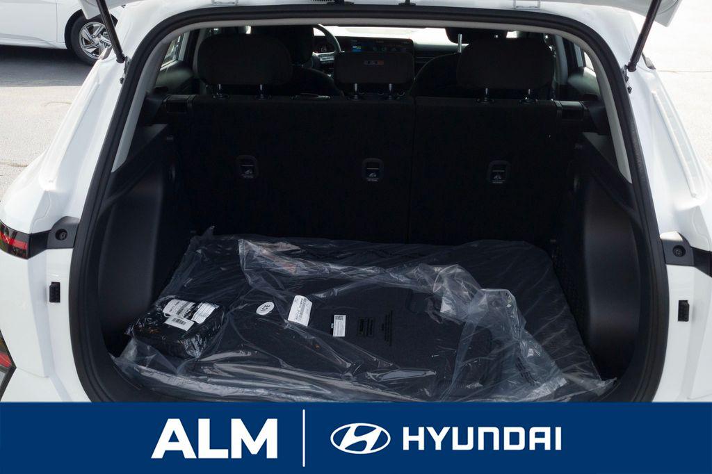 2026 Hyundai Kona SE photo 6