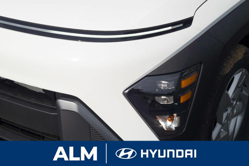 2026 Hyundai Kona SE photo 8