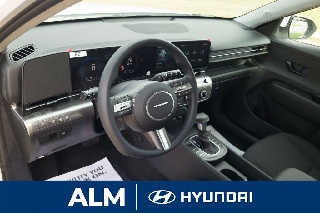 2026 Hyundai Kona SE photo 9
