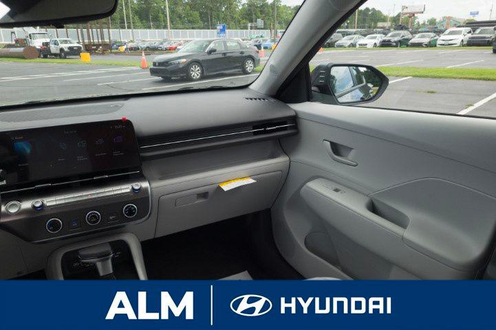 2026 Hyundai Kona SE photo 5