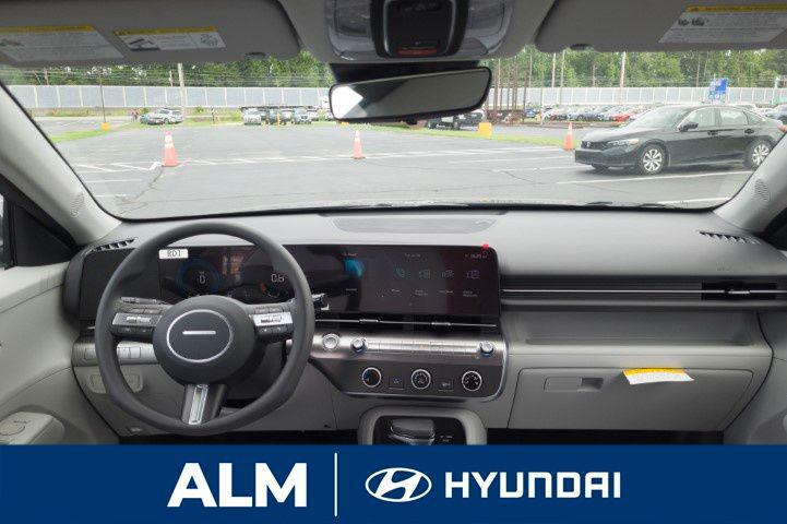 2026 Hyundai Kona SE photo 6