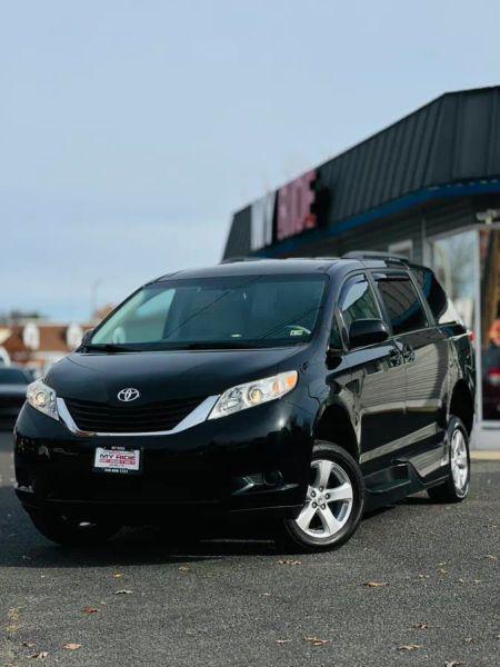 2014 Toyota Sienna LE V6 7 Passenger Mobility