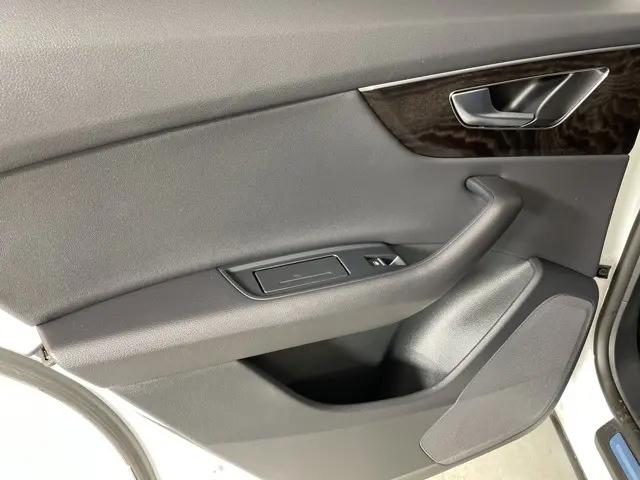 2023 Audi Q8 Premium 55 TFSI quattro Tiptronic
