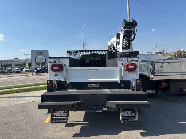 2024 Chevrolet Silverado 6500HD 1WT