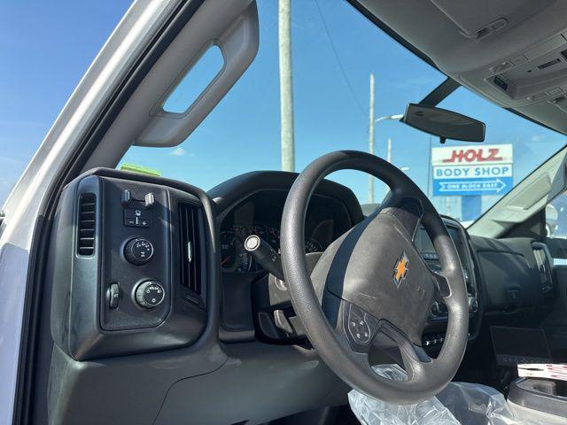 2024 Chevrolet Silverado 6500HD 1WT