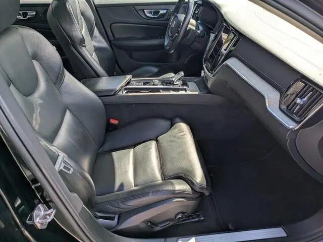 2022 Volvo S60 B5 Inscription