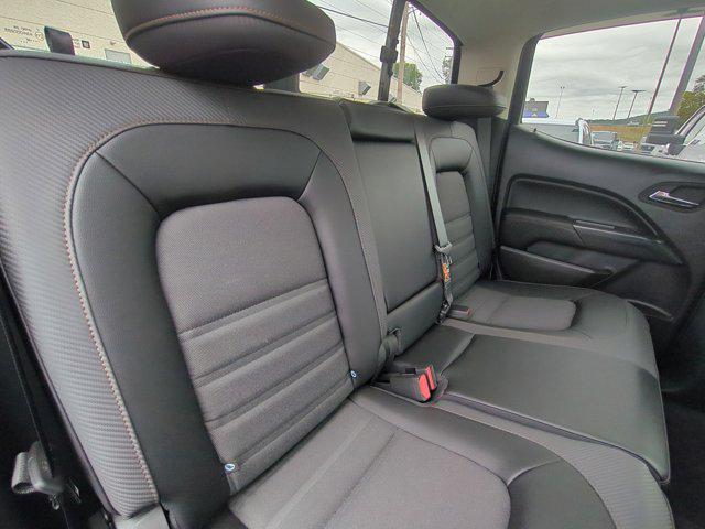 2022 GMC Canyon 4WD Crew Cab Short Box AT4 - Cloth