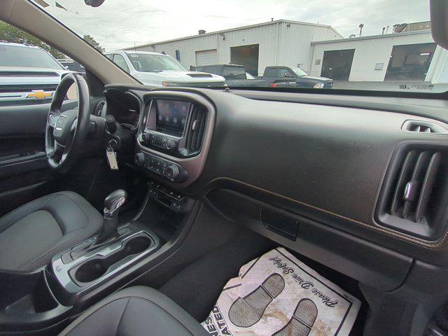 2022 GMC Canyon 4WD Crew Cab Short Box AT4 - Cloth