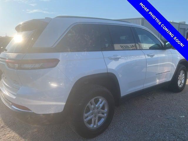 2024 Jeep Grand Cherokee Laredo 4x2