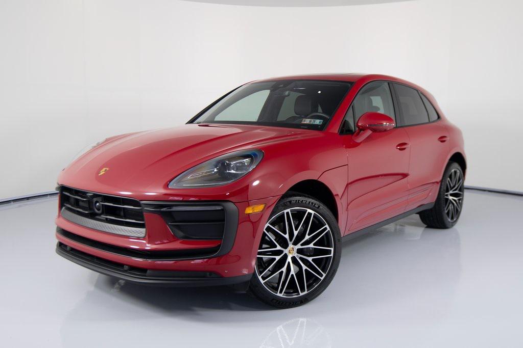 /2025 Porsche Macan