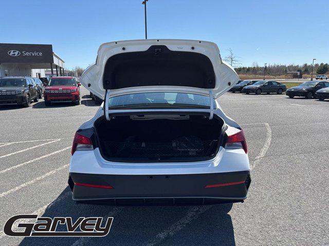 2025 Hyundai Elantra SE