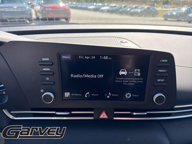 2025 Hyundai Elantra SE