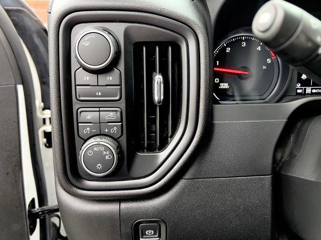 2024 Chevrolet Silverado 2500HD 4WD Crew Cab Standard Bed Custom