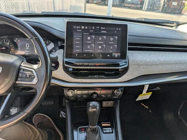 2022 Jeep Compass Latitude Lux 4x4 2022 Jeep Compass Latitude Lux 4x4