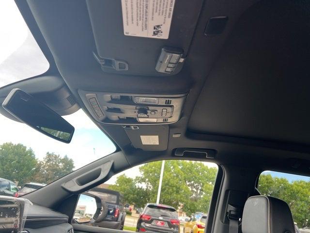 2024 GMC Yukon XL 4WD SLT 2024 GMC Yukon XL 4WD SLT