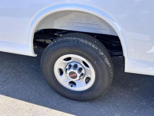 2025 GMC Savana Cargo RWD 2500 Extended Wheelbase Work Van