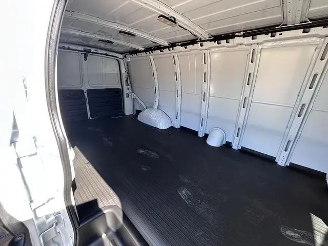 2025 GMC Savana Cargo RWD 2500 Extended Wheelbase Work Van