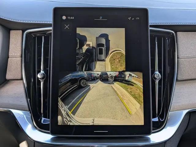 2026 Volvo XC90 Ultra Dark Theme, B6 AWD Gas (mild hybrid), Gasoline, 6 Seats
