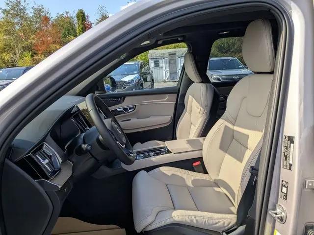 2026 Volvo XC90 Ultra Dark Theme, B6 AWD Gas (mild hybrid), Gasoline, 6 Seats