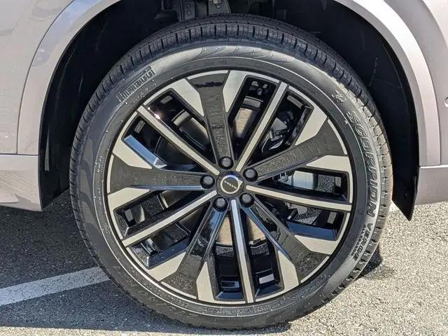 2026 Volvo XC90 Ultra Dark Theme, B6 AWD Gas (mild hybrid), Gasoline, 6 Seats