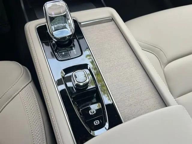 2026 Volvo XC90 Plus, B6 AWD Gas (mild hybrid), Gasoline, Bright, 7 Seats