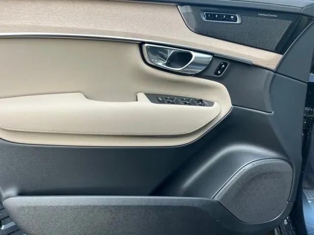 2026 Volvo XC90 Plus, B6 AWD Gas (mild hybrid), Gasoline, Bright, 7 Seats