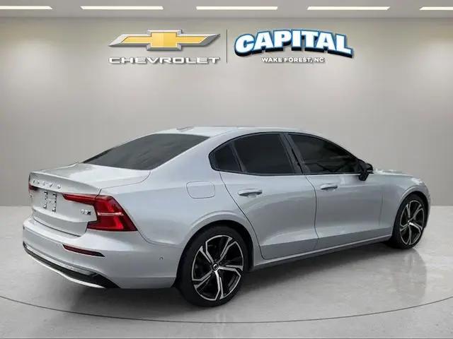 2024 Volvo S60 B5 Ultimate Dark Theme