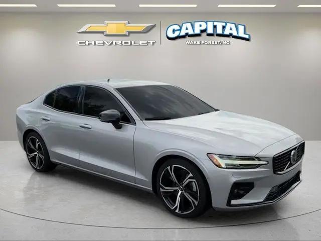 2024 Volvo S60 B5 Ultimate Dark Theme