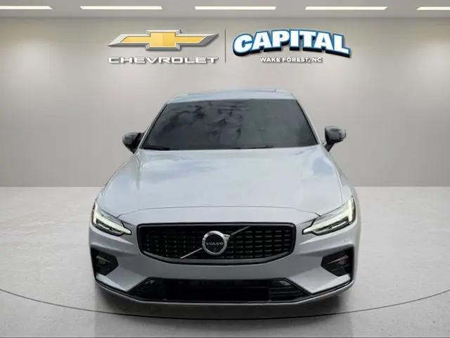 2024 Volvo S60 B5 Ultimate Dark Theme