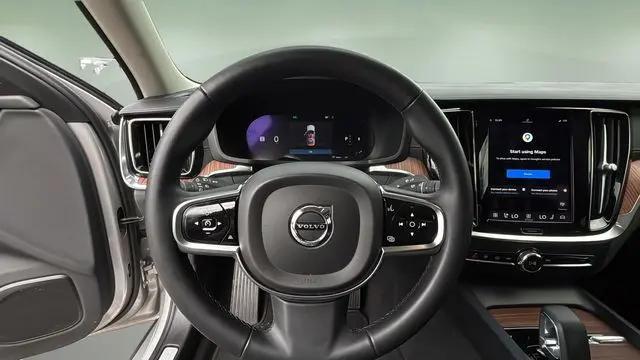 2024 Volvo S60 B5 Ultimate Dark Theme