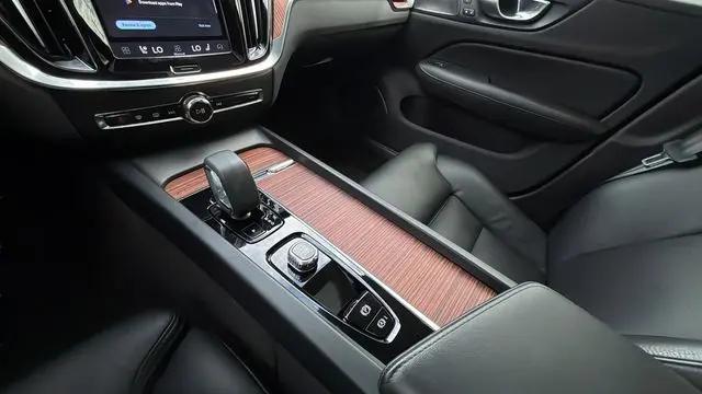 2024 Volvo S60 B5 Ultimate Dark Theme