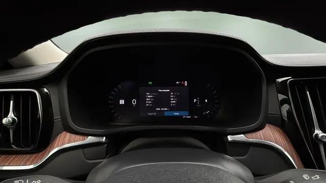 2024 Volvo S60 B5 Ultimate Dark Theme