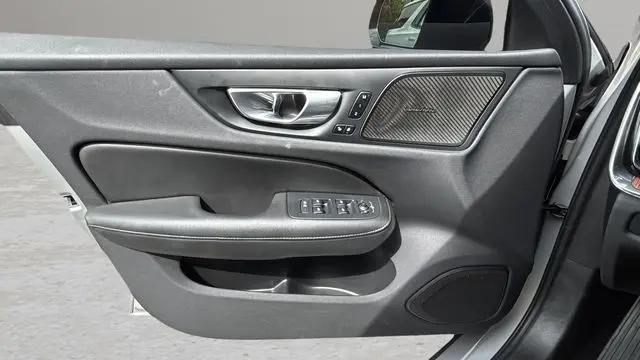 2024 Volvo S60 B5 Ultimate Dark Theme