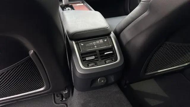 2024 Volvo S60 B5 Ultimate Dark Theme