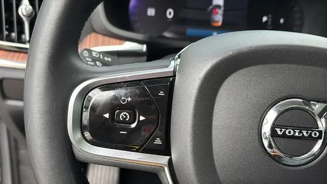 2024 Volvo S60 B5 Ultimate Dark Theme