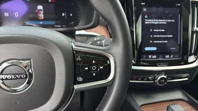 2024 Volvo S60 B5 Ultimate Dark Theme