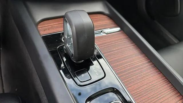 2024 Volvo S60 B5 Ultimate Dark Theme