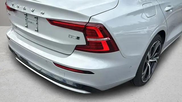 2024 Volvo S60 B5 Ultimate Dark Theme