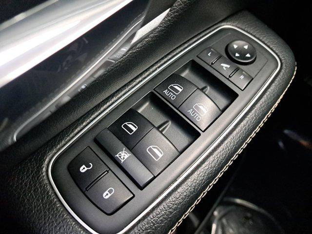 2020 Ram 1500 Laramie Crew Cab 4x4 57 Box