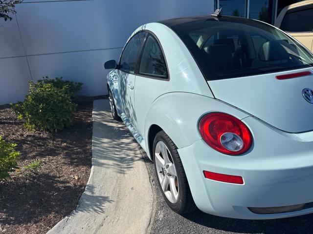 2010 Volkswagen New Beetle 2.5L Final Edition