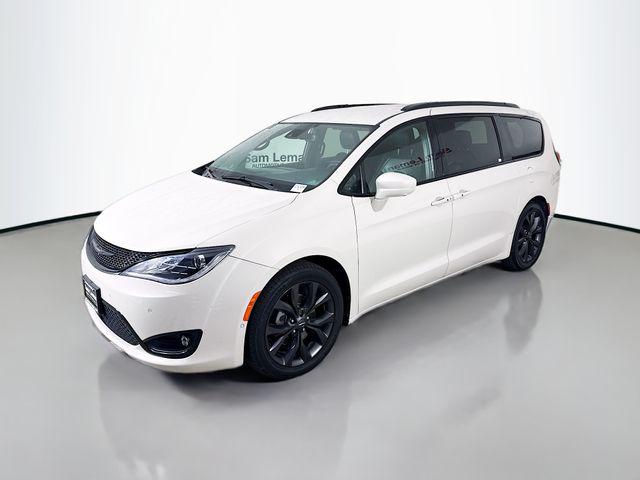 2020 Chrysler Pacifica Touring L 2020 Chrysler Pacifica Touring L