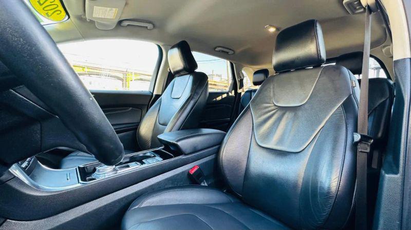 2020 Ford Edge Titanium