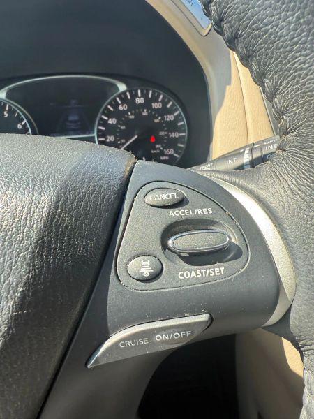 2020 Nissan Pathfinder SL 2WD
